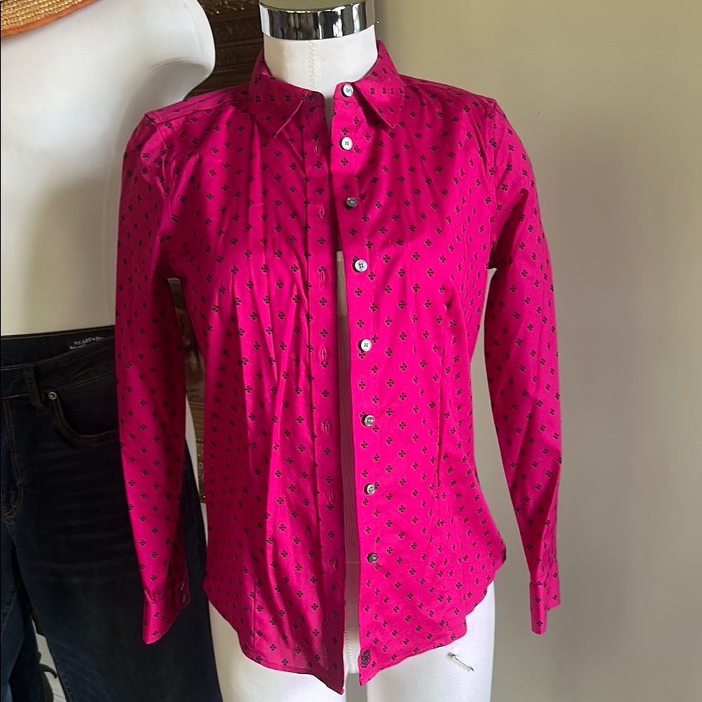 Talbots Sz 6P Wrinkle Resistant Magenta Button Down EUC